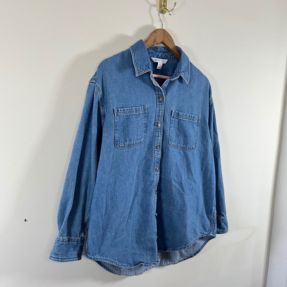 Old Navy Denim Button Down The Boyfriend Shirt Medium Wash Womens Med Preppy - Picture 3 of 7